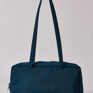 BAGGU UO EXCLUSIVE BOWLER in Deep sea